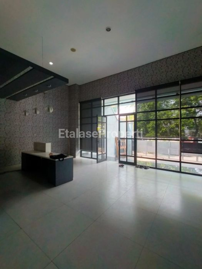 Foto properti Disewakan Ruang Usaha Raya Dharmahusada 10