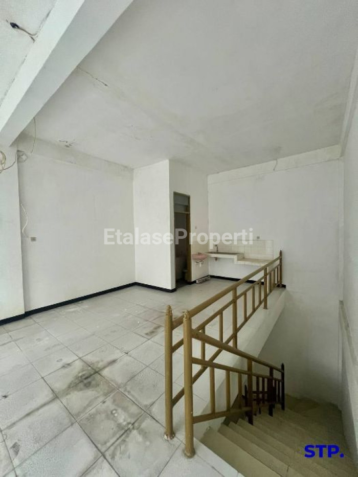 Foto properti Termurah, Ruko Jemursari 3 Lantai Second Road Lokasi Strategis 8