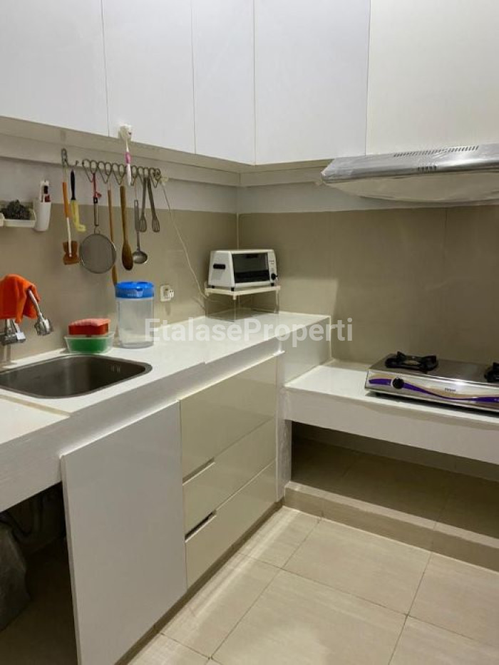 Foto properti Dijual Rumah 2 Lantai 4