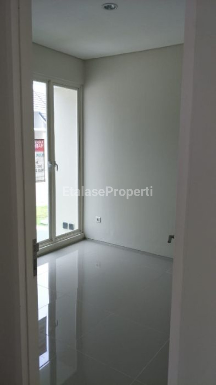 Foto properti Dijual/disewakan Rumah Northwest Park Siap Huni 3