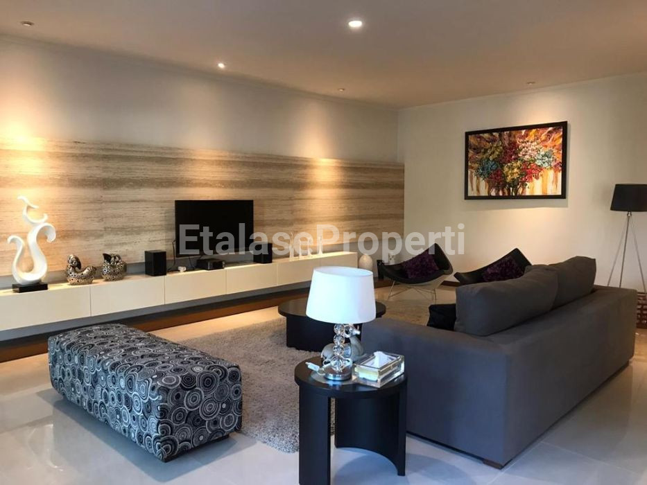 Foto properti Rumah Mewah Diamond Hill Citraland Include Perabot 3