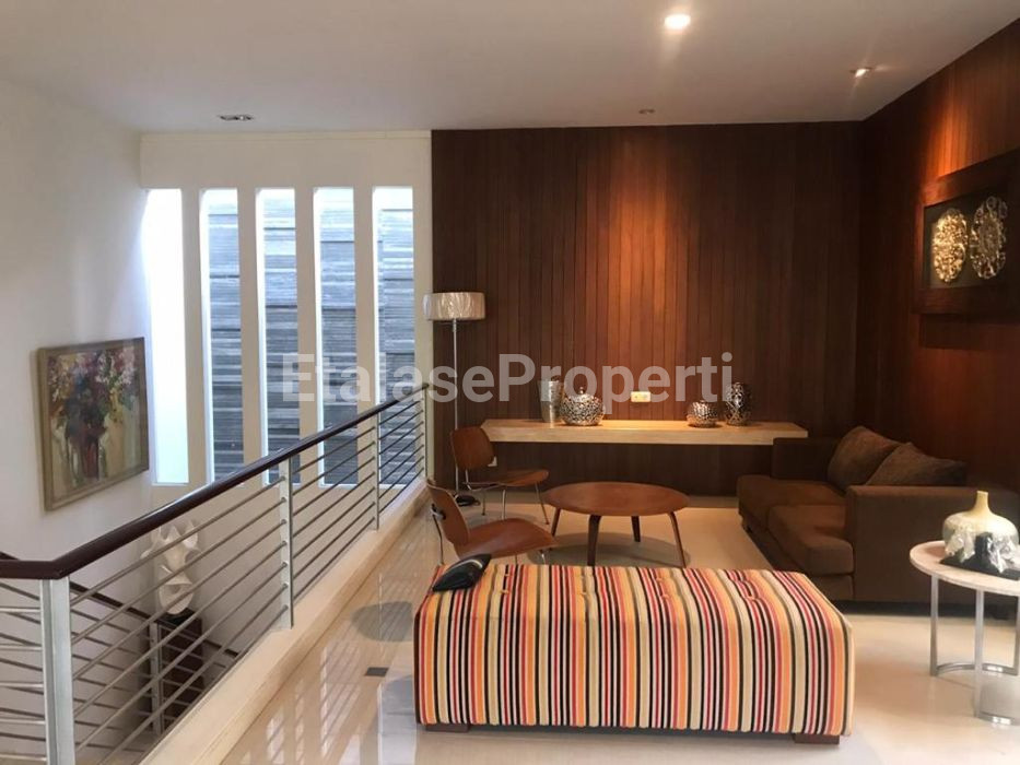 Foto properti Rumah Mewah Diamond Hill Citraland Include Perabot 4