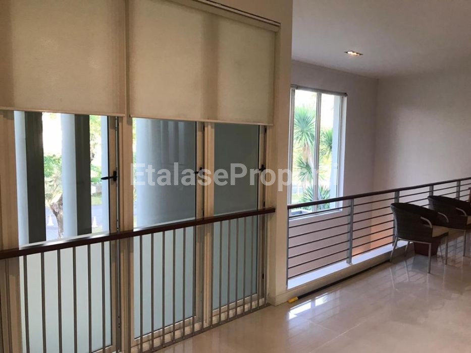 Foto properti Rumah Mewah Diamond Hill Citraland Include Perabot 7