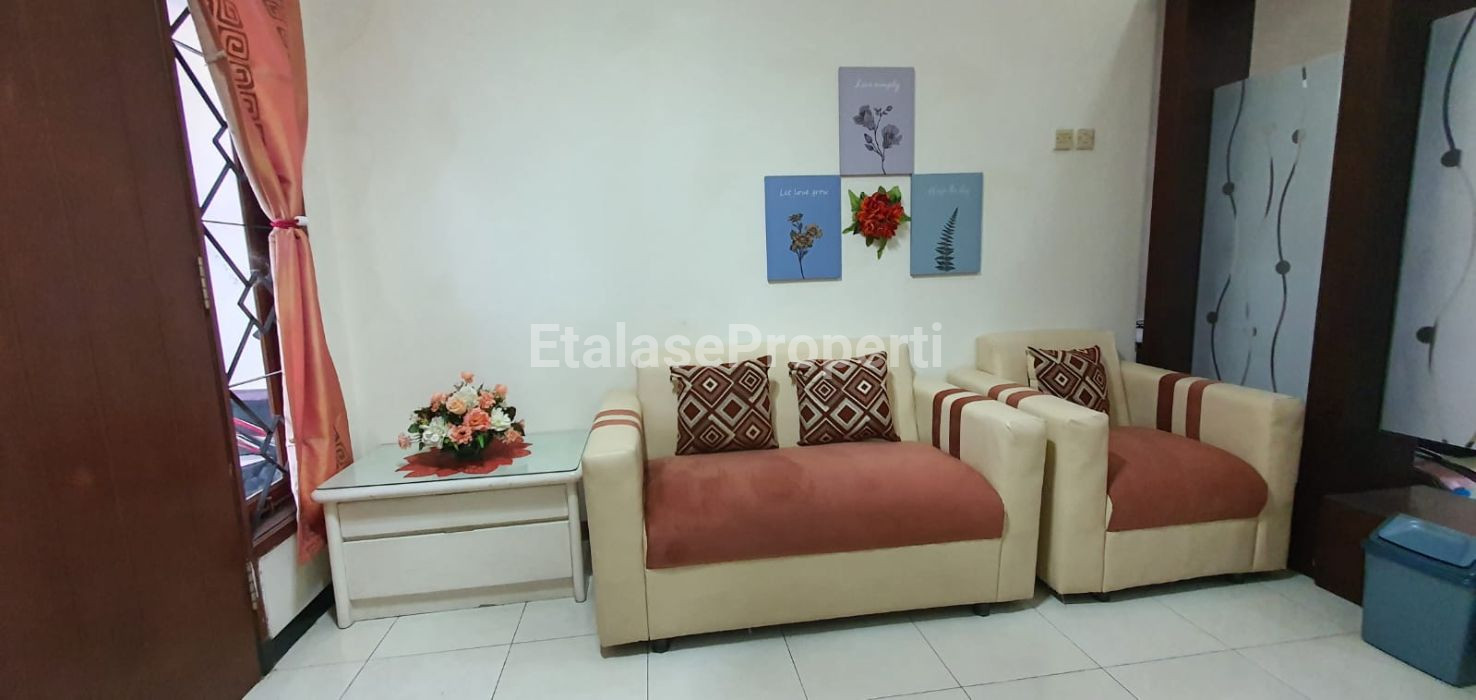 Foto properti Rumah Cantik Lengkap Dengan Furnished Lingkungan Nyaman Rayan Regency Surabaya Barat 2