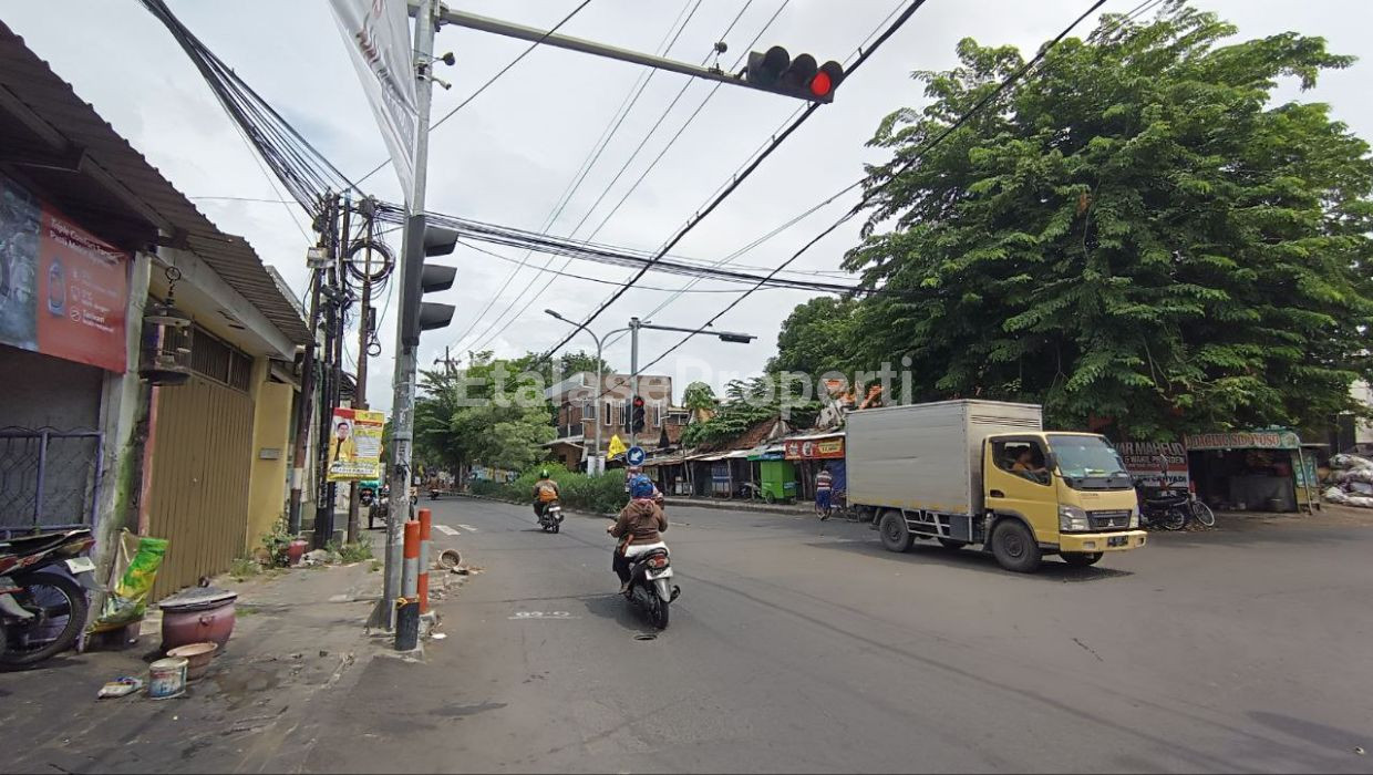 Foto properti Dijual Rumah Hitung Tanah 2
