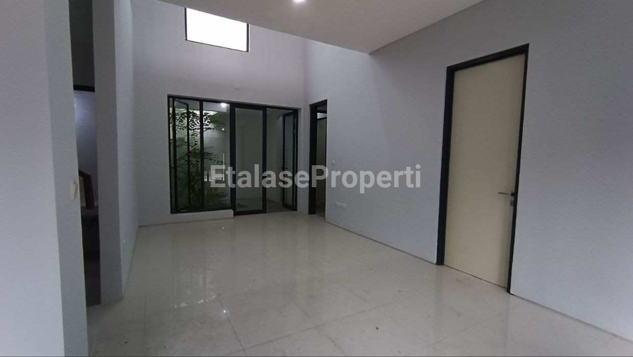 Foto properti Dijual Rumah Baru Gress 4