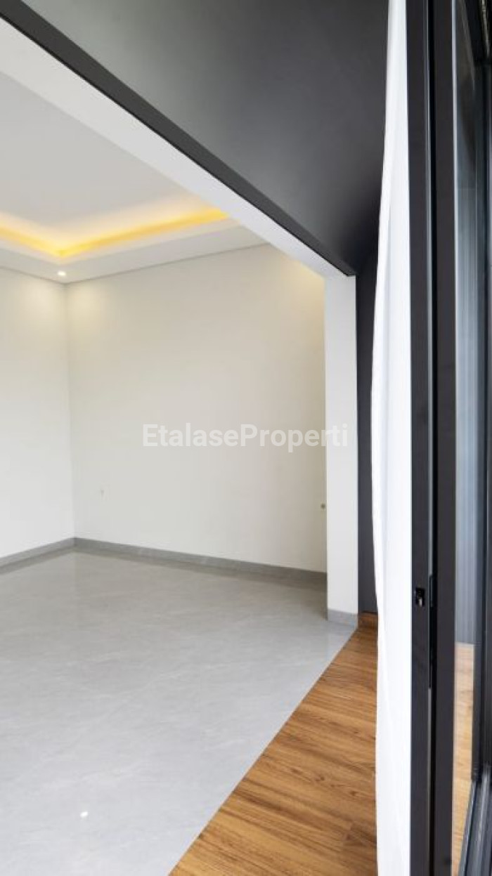 Foto properti Dijual Rumah Baru Minimalis San Antonio Pakuwon City 9