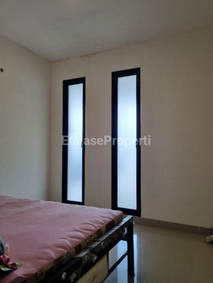 Foto properti Dijual Rumah Baru .. WELLINGTON PARK RESIDENCE Type PERTH  Depan Taman Dan Row Jalan Lebar 7