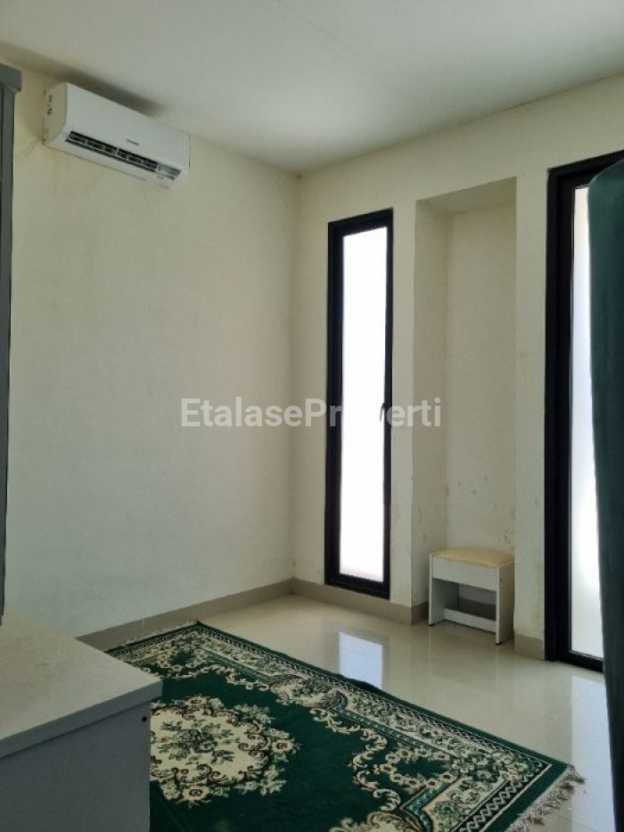 Foto properti Dijual Rumah Baru .. WELLINGTON PARK RESIDENCE Type PERTH  Depan Taman Dan Row Jalan Lebar 8