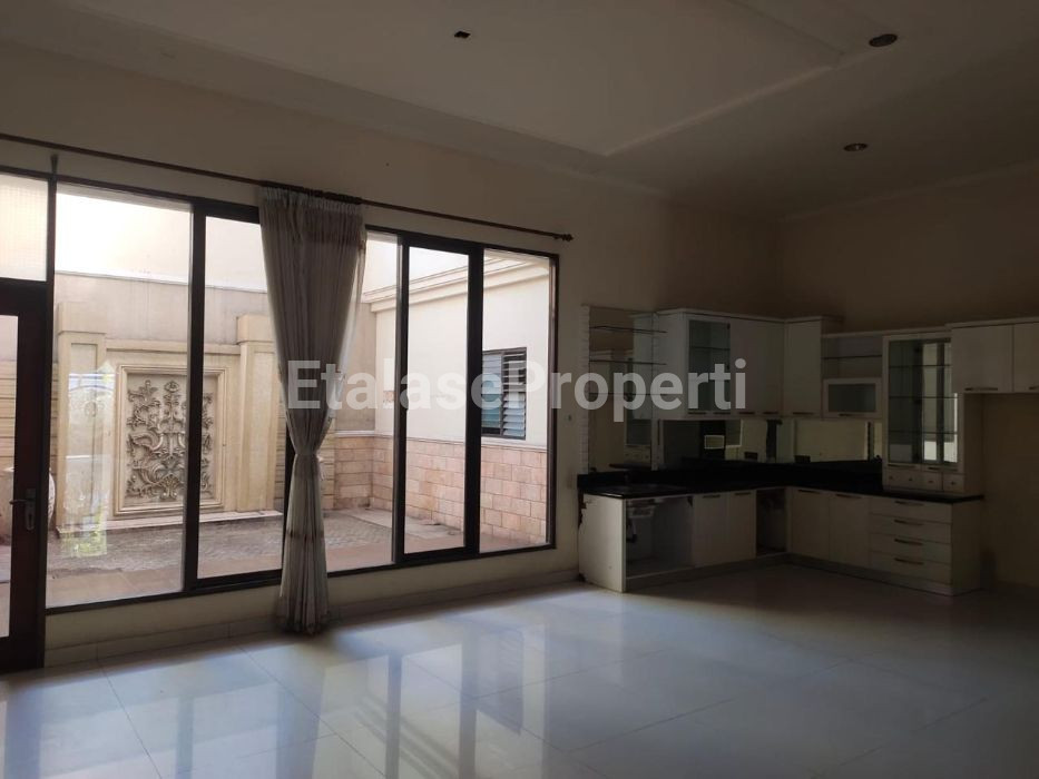 Foto properti Rumah Sutorejo Timur 10