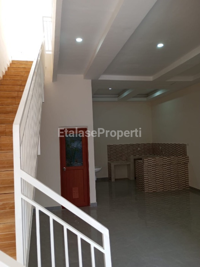 Foto properti Rumah Baru Mulyosari Utara 3