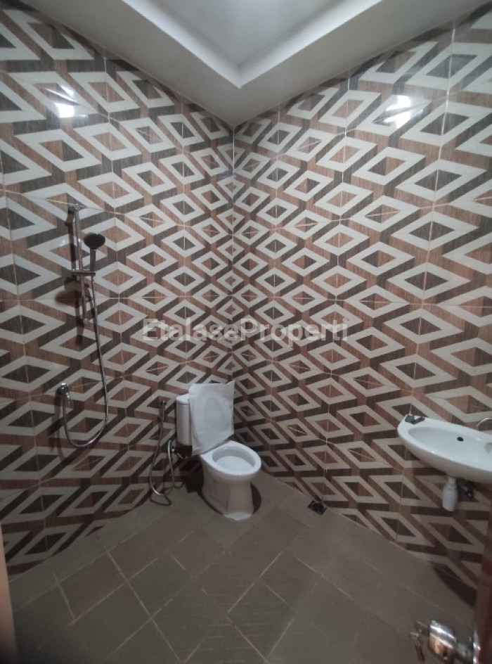 Foto properti Rumah Baru Mulyosari Utara 6