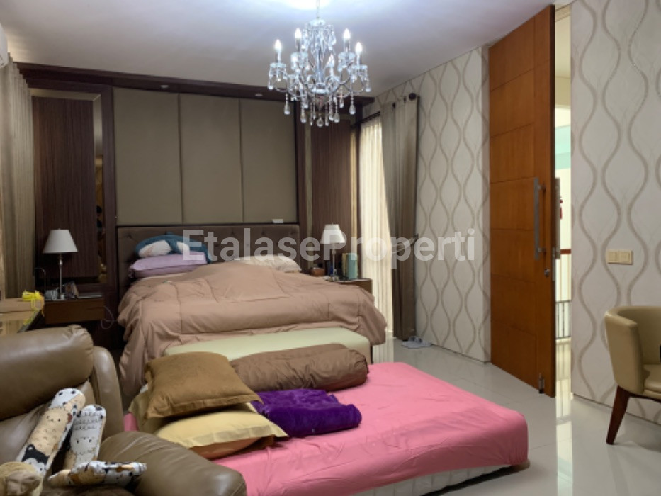 Foto properti Jual Rumah Somerset Citraland Siap Huni 2