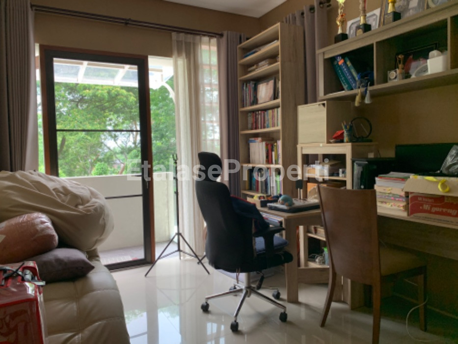Foto properti Jual Rumah Somerset Citraland Siap Huni 10