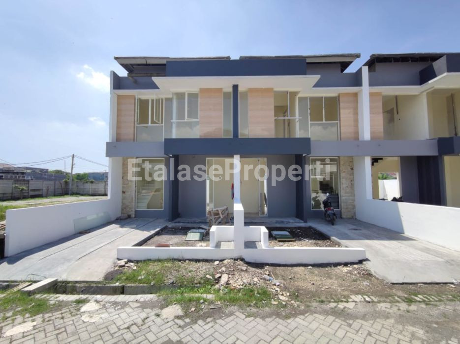 Foto properti (PRIMARY) Rumah Baru 2 Lantai Di Greenlake Wonorejo - Diskon Hingga 10% 1