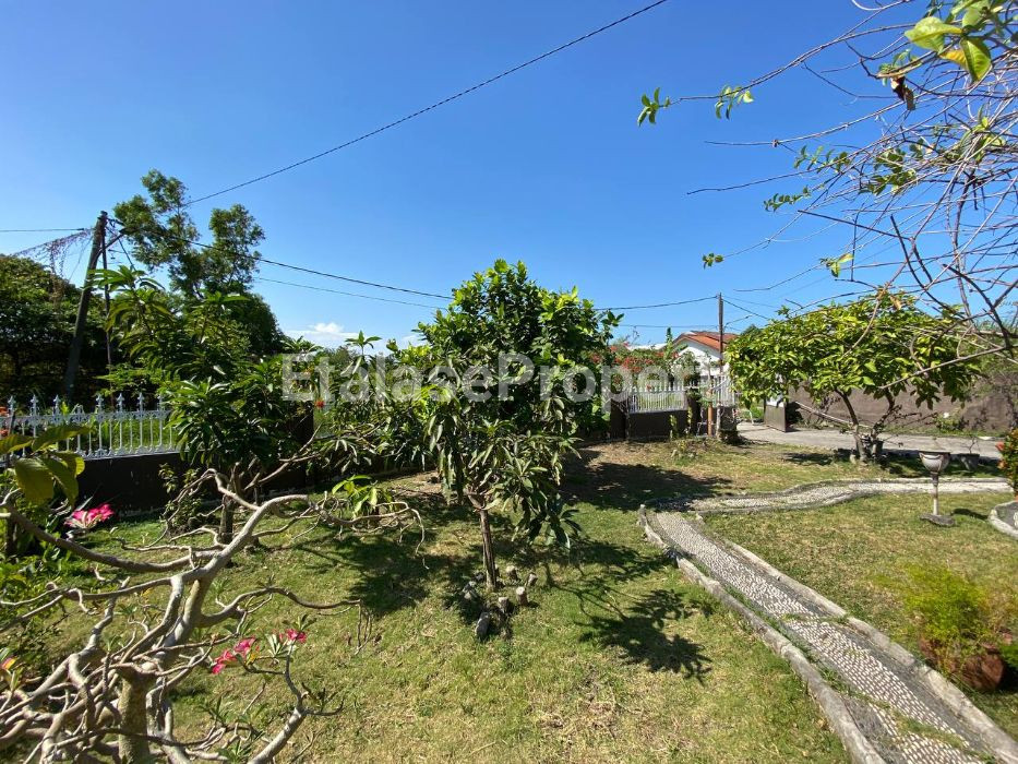Foto properti Dijual Rumah Siap Huni  Wiyung Brantas Permai, Surabaya Barat (HITUNG TANAH) 3