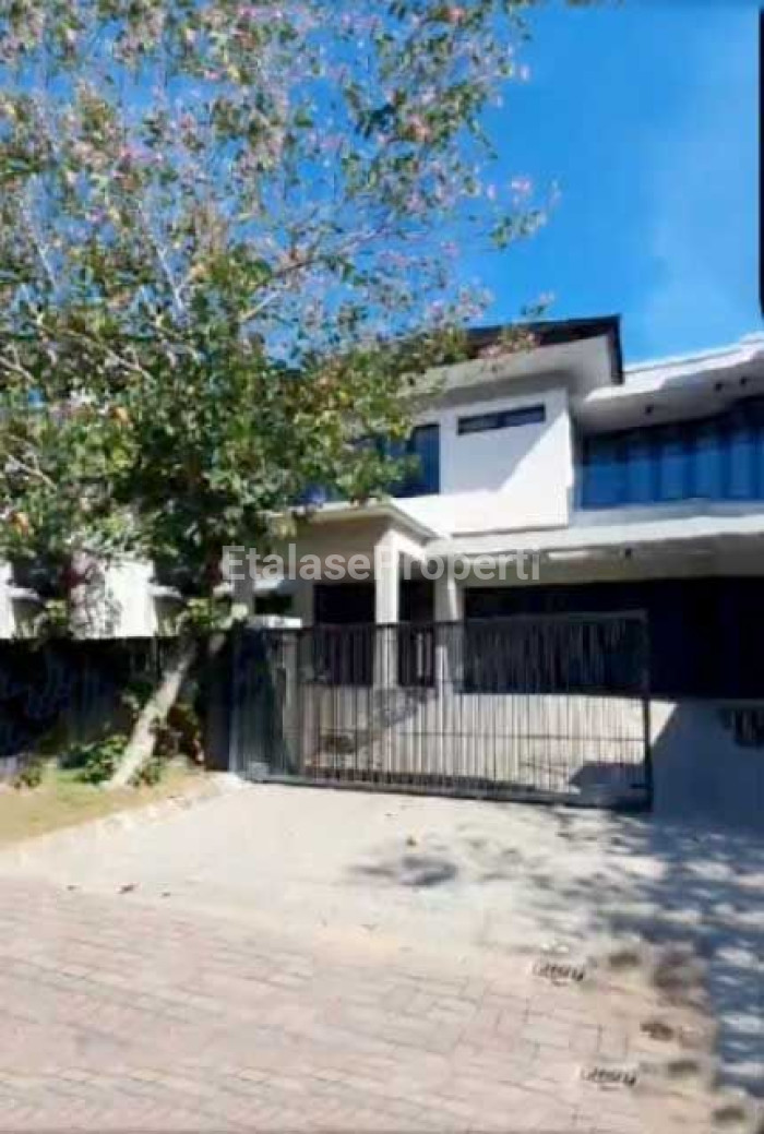 Foto properti Rumah MEWAH Modern Fasilitas Lengkap Siap Huni Strategis Di Daerah Elite Graha Family Surabaya Barat 1