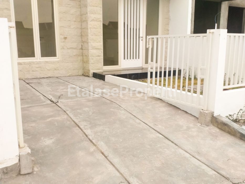 Foto properti ( PRIMARY ) DIJUAL RUMAH 2 LANTAI GREENLAKE WONOREJO TAHAP 5 3