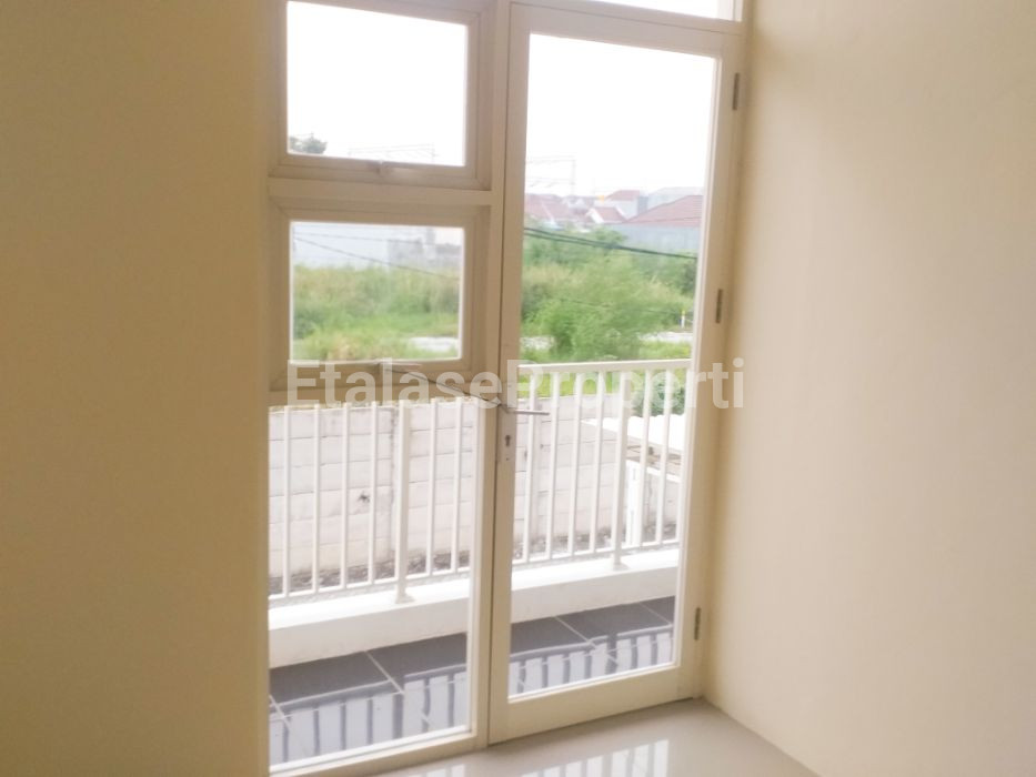 Foto properti ( PRIMARY ) DIJUAL RUMAH 2 LANTAI GREENLAKE WONOREJO TAHAP 5 6
