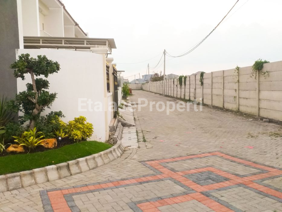 Foto properti ( PRIMARY ) DIJUAL RUMAH 2 LANTAI GREENLAKE WONOREJO TAHAP 5 7