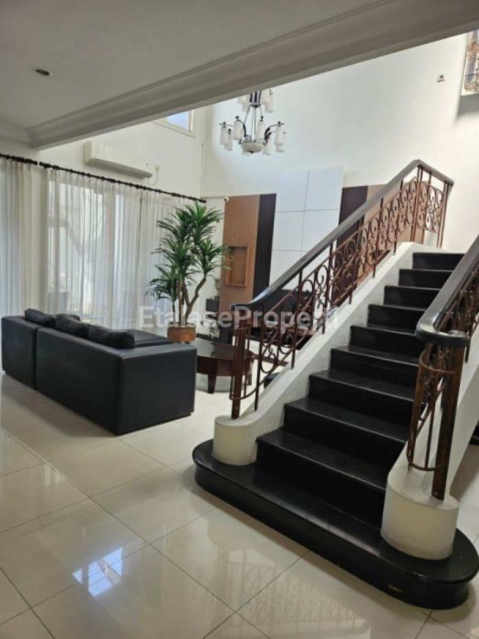 Foto properti Rumah Di Jual Di Raffles Garden Citraland 4
