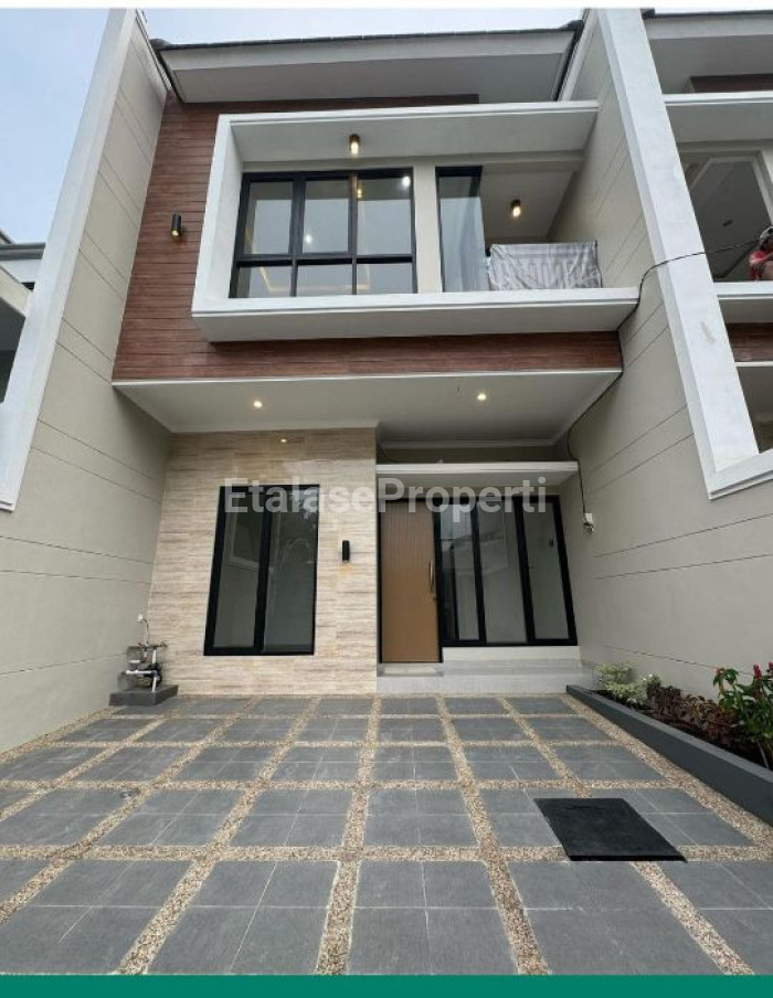 Foto properti Dijual Rumah Baru Gress 1