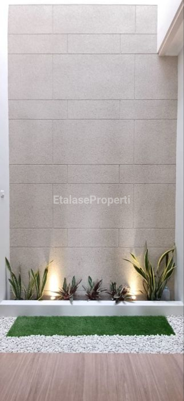 Foto properti Dijual Rumah Baru Gress 4
