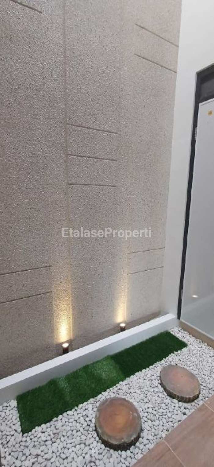 Foto properti Dijual Rumah 2 Lantai Baru Gress 1