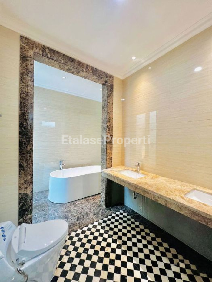 Foto properti *Dijual Rumah Baru Graha Famili Spek Premium, Private Cluster* 3
