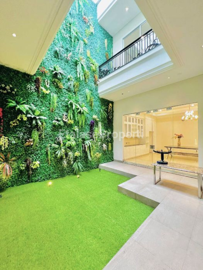 Foto properti *Dijual Rumah Baru Graha Famili Spek Premium, Private Cluster* 7