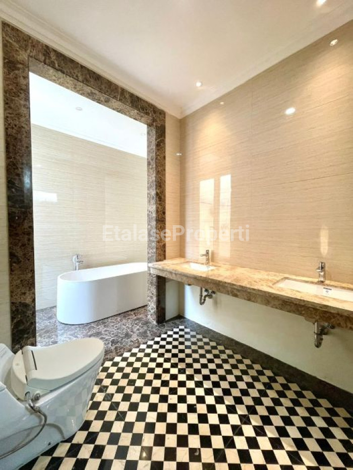 Foto properti *Dijual Rumah Baru Graha Famili Spek Premium, Private Cluster* 7