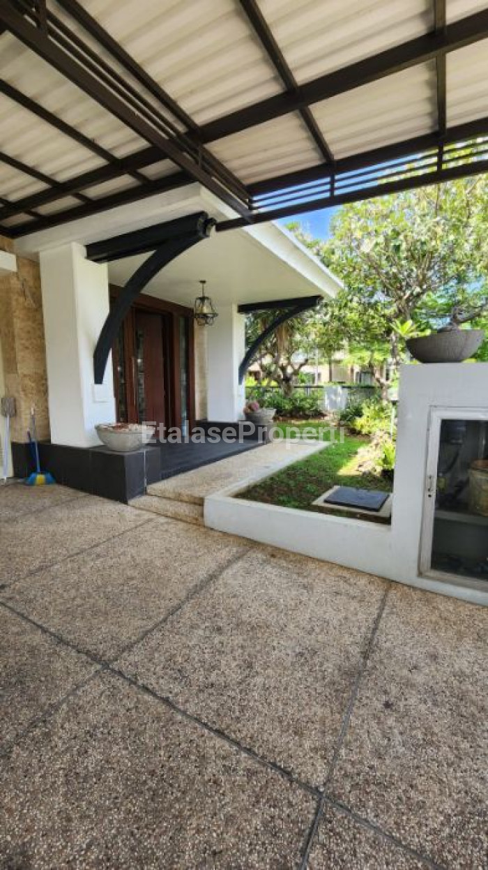 Foto properti *Dijual Rumah Mewah Prambanan Residence, Surabaya Barat* 2