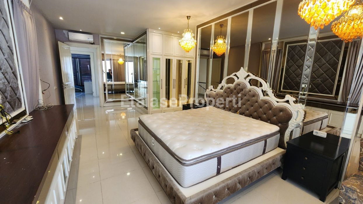 Foto properti *Dijual Rumah Mewah Prambanan Residence, Surabaya Barat* 7