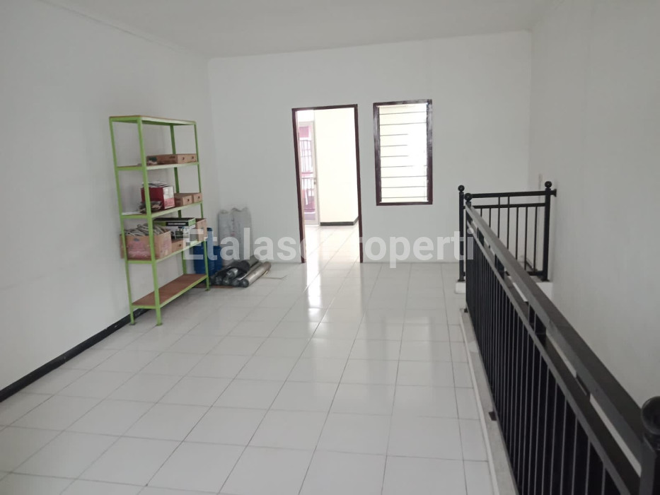 Foto properti Ruko Murah Menganti, Lokasi Sangat Strategis Cocok Untuk Usaha Apapun. 5