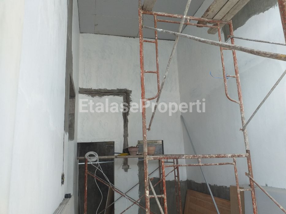 Foto properti ( PRIMARY ) DIJUAL RUMAH 1 LANTAI GREENLAKE WONOREJO TAHAP 5 KONSEP MEZANINE 2