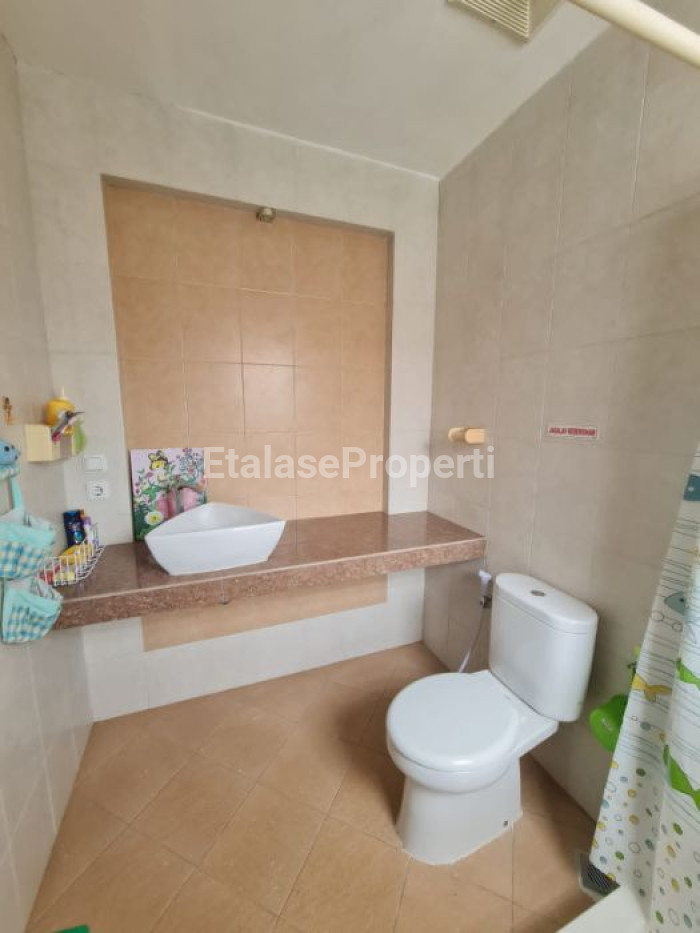 Foto properti Dijual Rumah 2 Lantai Siap Huni Di Babatan Pilang Wiyung Surabaya 5