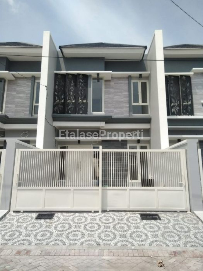Foto properti Dijual Rumah Baru Minimalis 2 Lt Klampis Anom 1