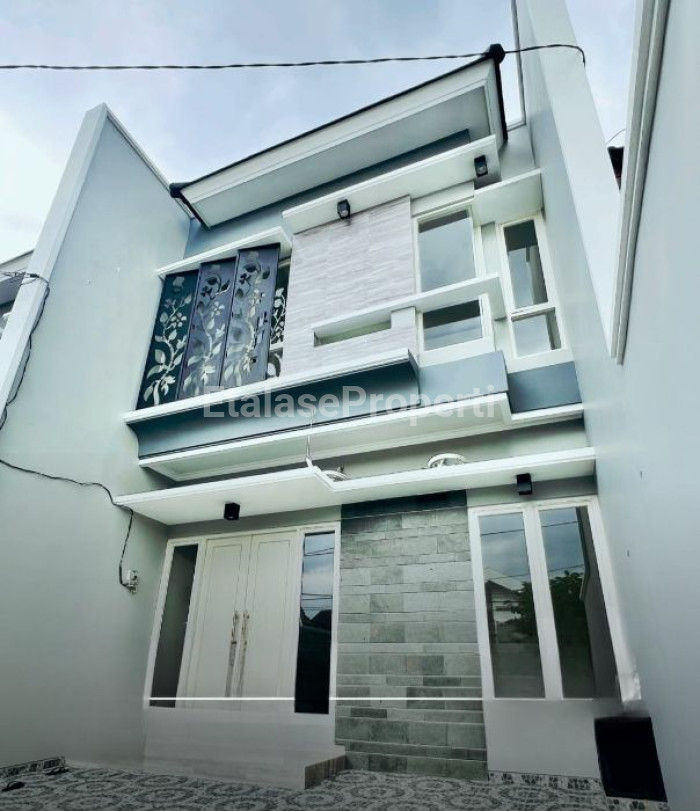 Foto properti Dijual Rumah Baru Minimalis 2 Lt Klampis Anom 2