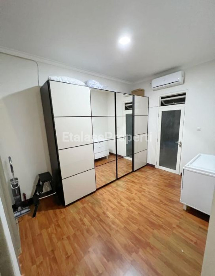 Foto properti Dijual Rumah Modern Minimalis 2 Lt Sutorejo Utara 3
