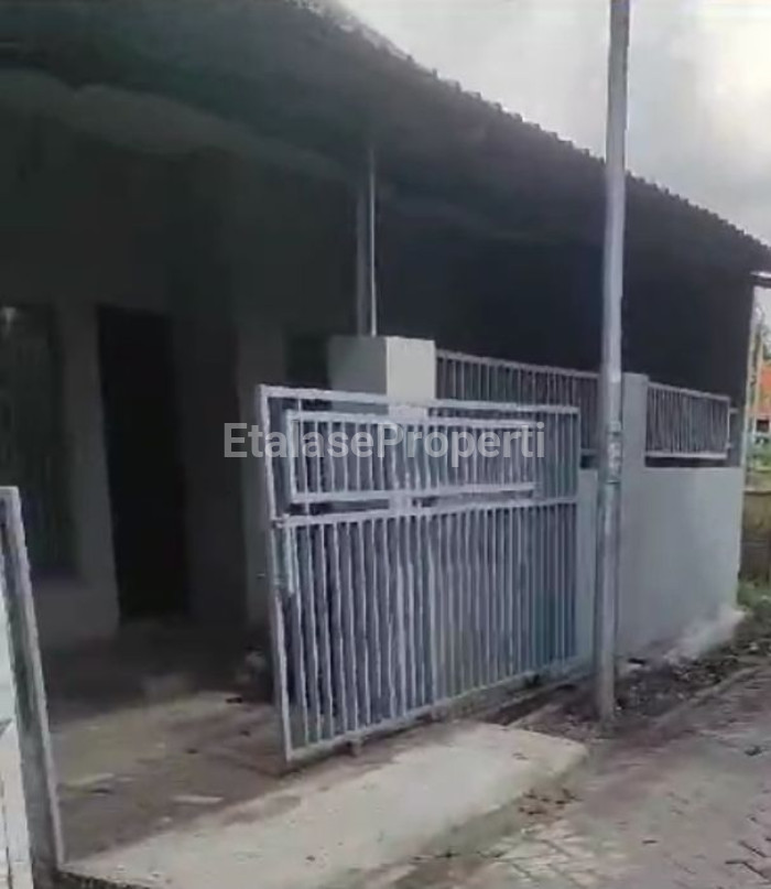 Foto properti JUAL RUMAH BERLOKASI DI MANGGALA RESIDENT,  BALASKLUMPRIK, WIYUNG, SURABAYA BARAT 3