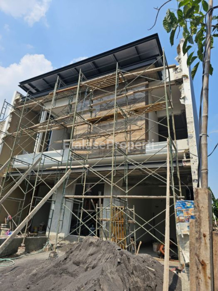 Foto properti Dijual Rumah Baru South Emerald Citraland 2