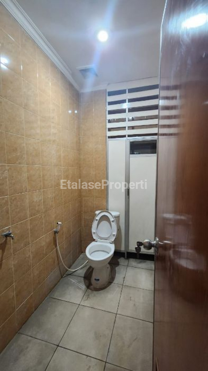 Foto properti *Dijual Ruko Grand Sungkono, 4 Lantai* 3