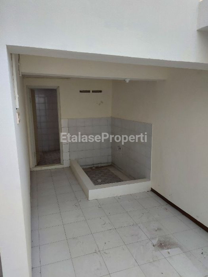 Foto properti Disewakan Rumah Baru Renovasi Lebak Arum 6