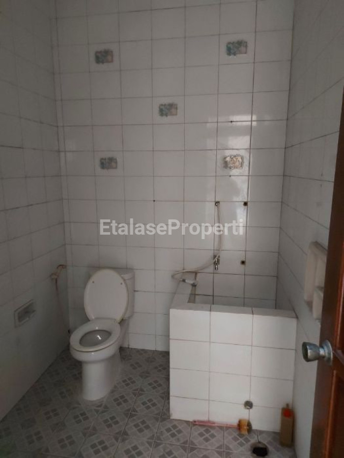 Foto properti Disewakan Rumah Baru Renovasi Lebak Arum 8