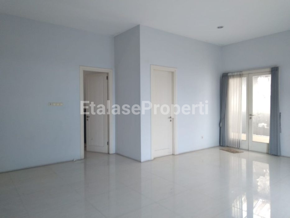 Foto properti Rumah Taman Pondok Indah Wiyung Surabaya 3