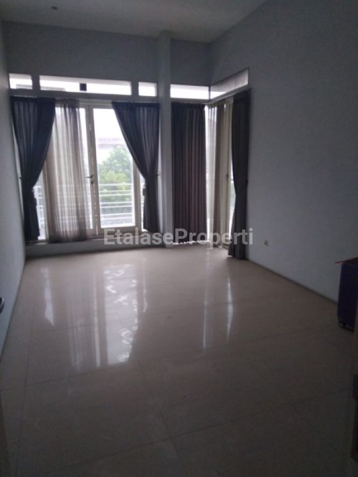 Foto properti Rumah Taman Pondok Indah Wiyung Surabaya 7