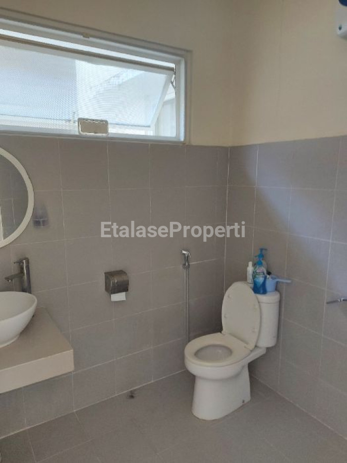 Foto properti Dijual Rumah Strategis Full Furnished 2 Lt Dharma Indah Regency 2