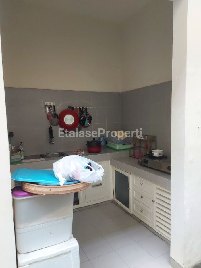 Foto properti Dijual Rumah Strategis Full Furnished 2 Lt Dharma Indah Regency 4