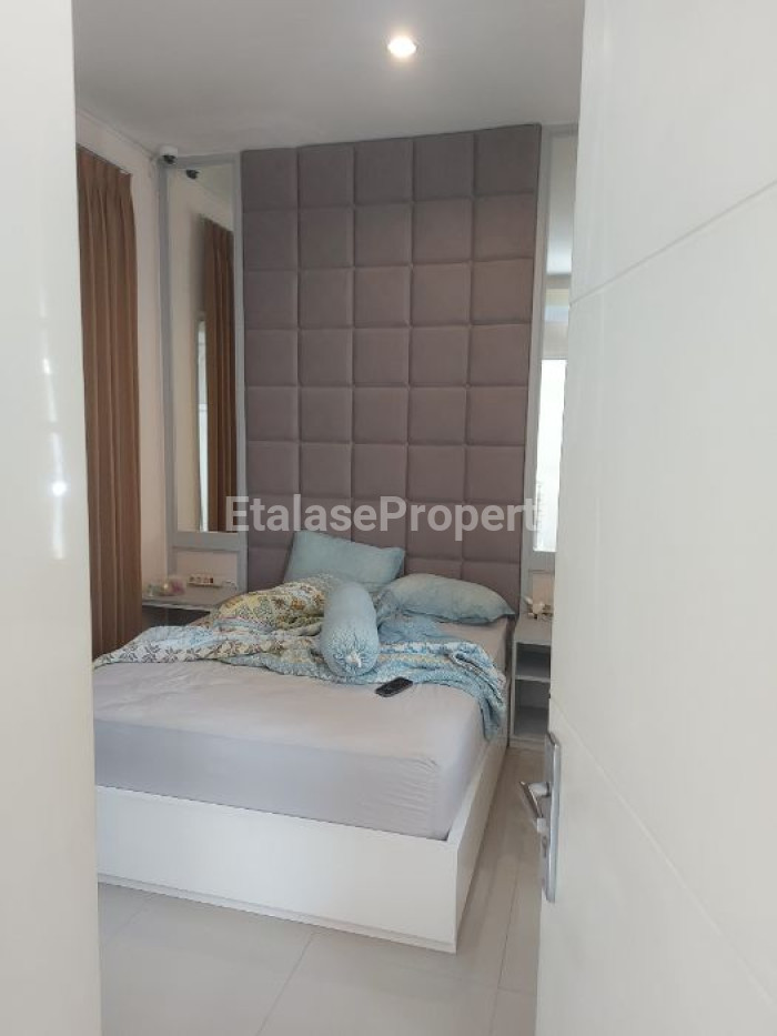 Foto properti Dijual Rumah Strategis Full Furnished 2 Lt Dharma Indah Regency 9