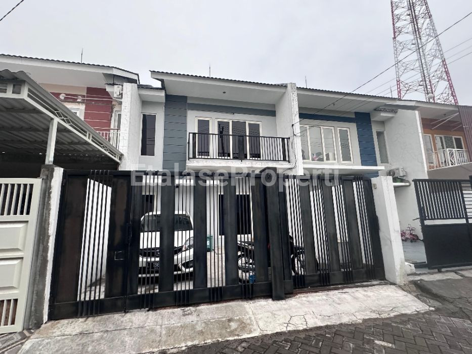 Foto properti Rumah Surabaya Kota, Sangat Terawat, Harga Nego Sampai Deal. 3